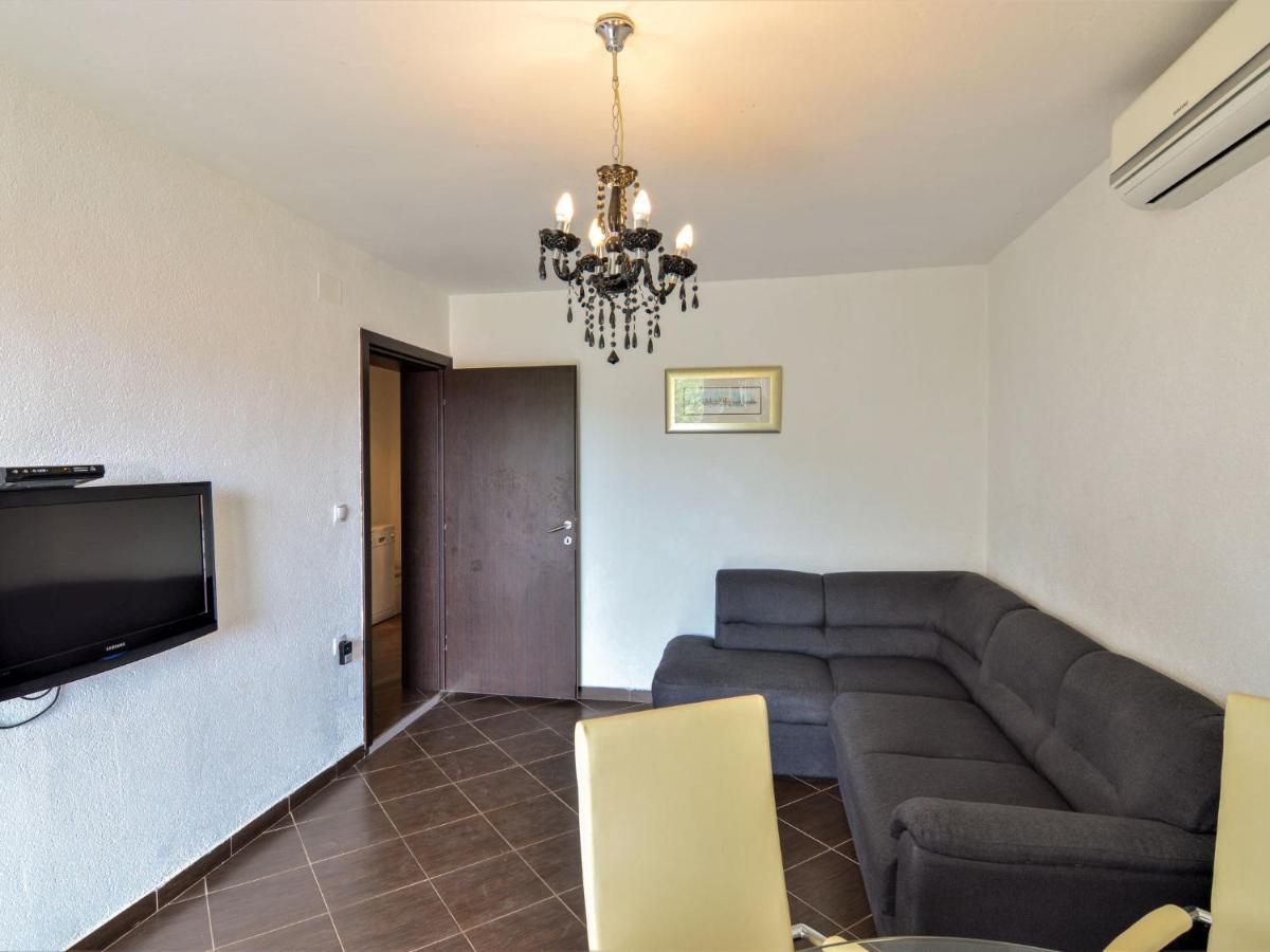Apartment Josip - Vod201 By Interhome ตรีบูนย์ ภายนอก รูปภาพ